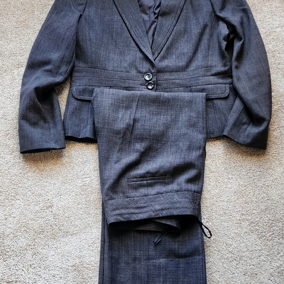 Grey suit F&F brand size 18 - Picture 1 of 5